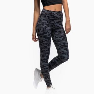 Hustletics Pursue Camo Leggings XS